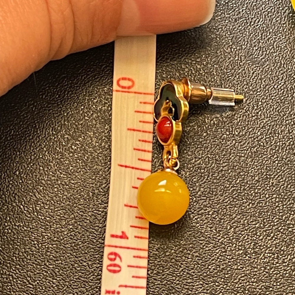 Colorful post earrings - Picture 3 of 3